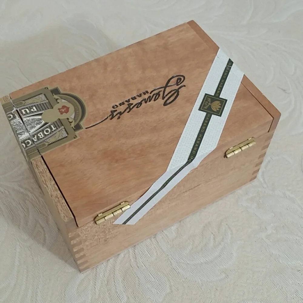 Genesis graphic wooden cigar box hinged latched
